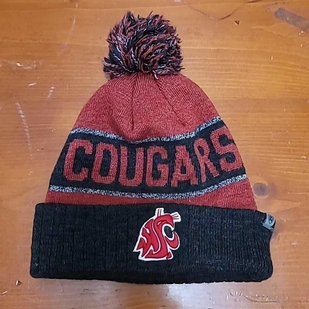 Cougars World WSU Beanie Hat Men's‎ One Size OSFM Red Black Pom Knit Cap